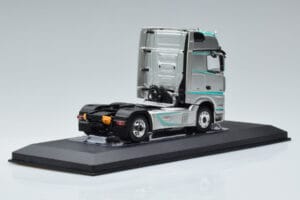 Mercedes Actros MP4 Racing Edition IXO 1:43 TR091 Kovina – slika 2 od 6