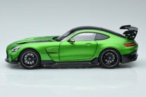 Mercedes AMG GT C190 Black Series Zelen Hell Magno Omejena Izdaja Norev 1:18 183903 Kovina – slika 4 od 7