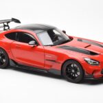 Mercedes AMG GT Black Series Rdeč Asia Exclusive Norev 1:18 - image 6 of 8
