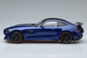 Mercedes AMG GT R C190 Briljantno Modra AUTOart 1:18 76334 Kovina – slika 4 od 7