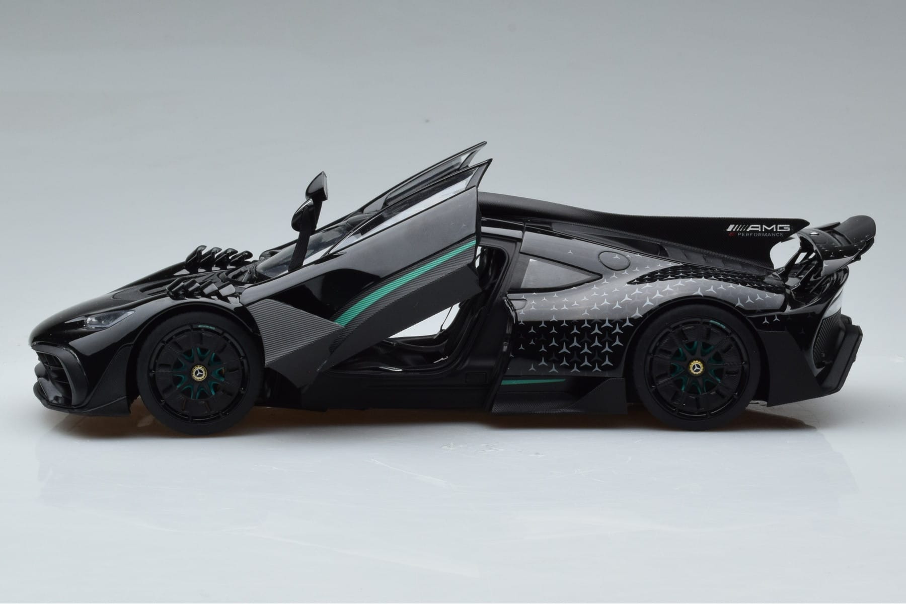 Mercedes AMG One Črn NZG 1:18 B66961042 Kovina – slika 5 od 9