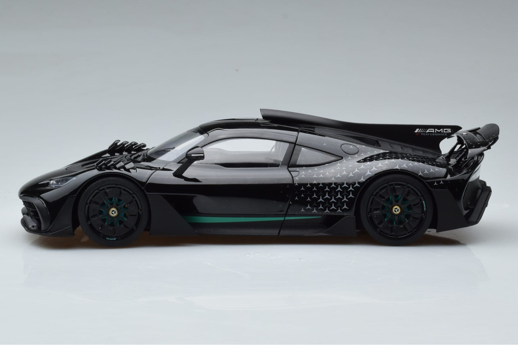 Mercedes AMG One Črn NZG 1:18 B66961042 Kovina – slika 6 od 9