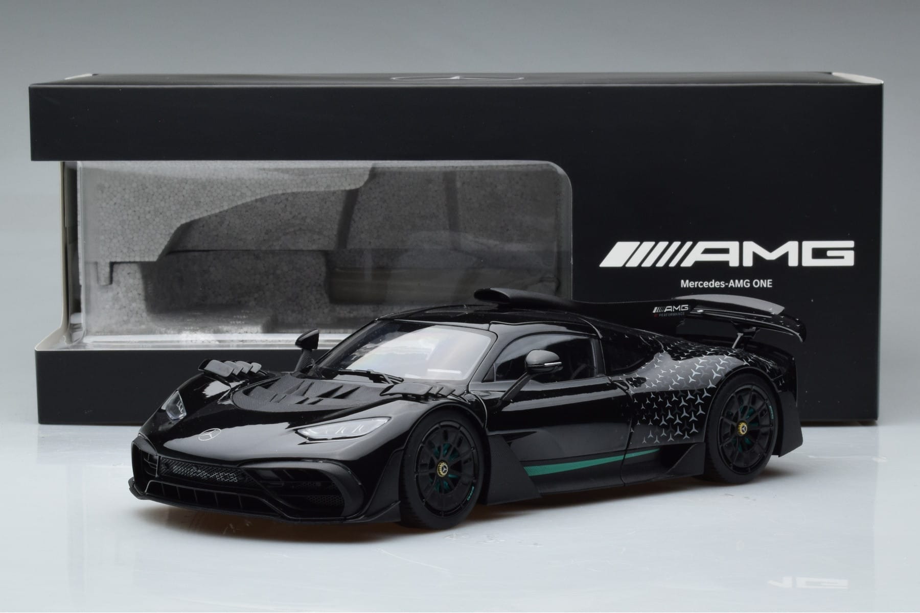 Mercedes AMG One Črn NZG 1:18 B66961042 Kovina – slika 9 od 9