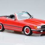 Mercedes AMG SL500 R107 Rdeč Otto 1:18 - image 4 of 6