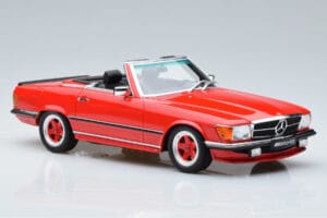 Mercedes AMG SL500 R107 Rdeč Otto 1:18 OT962 Smola – slika 4 od 6