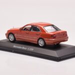 Mercedes C-Class W202 C220 Oranžen Metalik Dealer Edition Minichamps 1:43 - image 3 of 4
