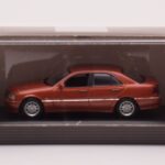 Mercedes C-Class W202 C220 Oranžen Metalik Dealer Edition Minichamps 1:43 - image 4 of 4
