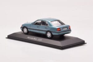 Mercedes C-Class W202 C220 Petrol Metalik Minichamps 1:43 B66005705 Kovina – slika 2 od 3