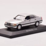 Mercedes C-Class W202 C220 Srebrna Minichamps 1:43 - image 2 of 4