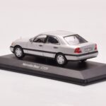 Mercedes C-Class W202 C220 Srebrna Minichamps 1:43 - image 3 of 4