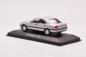 Mercedes C-Class W202 C220 Srebrna Minichamps 1:43 B66005705-M1 Kovina – slika 3 od 4