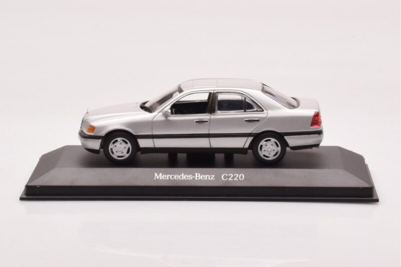 Mercedes C-Class W202 C220 Srebrna Minichamps 1:43