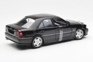 Mercedes C-Class W202 C36 AMG Črna Metalik UT Models 1:18 26102 Kovina – slika 2 od 6