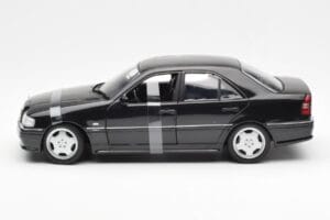 Mercedes C-Class W202 C36 AMG Črna Metalik UT Models 1:18 26102 Kovina – slika 3 od 6