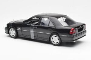 Mercedes C-Class W202 C36 AMG Črna Metalik UT Models 1:18 26102 Kovina – slika 5 od 6