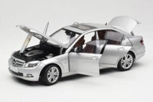 Mercedes C-Class W204 Avantgarde Srebrn AUTOart 1:18 B66962368 Kovina – slika 2 od 8