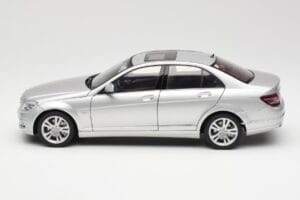 Mercedes C-Class W204 Avantgarde Srebrn AUTOart 1:18 B66962368 Kovina – slika 4 od 8