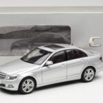 Mercedes C-Class W204 Avantgarde Srebrn AUTOart 1:18 - image 8 of 8