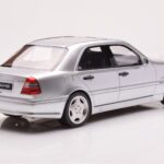 Mercedes C36 AMG W202 Srebrna Otto 1:18 - image 2 of 6