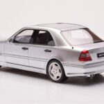 Mercedes C36 AMG W202 Srebrna Otto 1:18 - image 5 of 6