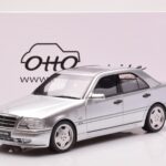 Mercedes C36 AMG W202 Srebrna Otto 1:18 - image 6 of 6