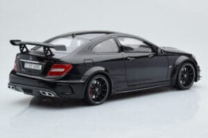 Mercedes C63 AMG W204 Black Series Črn GT Spirit 1:18 ZM019 Smola – slika 2 od 7