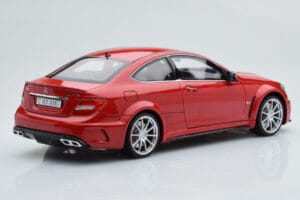 Mercedes C63 AMG W204 Black Series Rdeč GT Spirit 1:18 GT065 Smola – slika 2 od 6