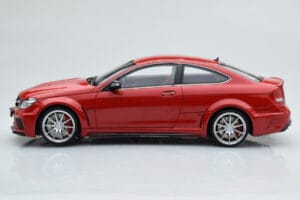 Mercedes C63 AMG W204 Black Series Rdeč GT Spirit 1:18 GT065 Smola – slika 3 od 6