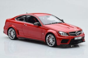 Mercedes C63 AMG W204 Black Series Rdeč GT Spirit 1:18 GT065 Smola – slika 4 od 6
