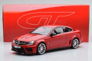 Mercedes C63 AMG W204 Black Series Rdeč GT Spirit 1:18 GT065 Smola – slika 6 od 6