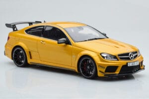 Mercedes C63 AMG W204 Black Series Zlat GT Spirit 1:18 GT034 Smola – slika 4 od 6
