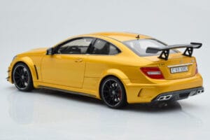 Mercedes C63 AMG W204 Black Series Zlat GT Spirit 1:18 GT034 Smola – slika 5 od 6