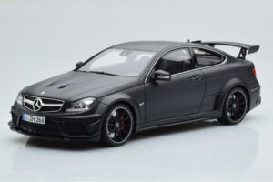 Mercedes C63 AMG W204 Black Series Mat Črna GT Spirit 1:18