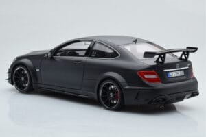 Mercedes C63 AMG W204 Black Series Mat Črna GT Spirit 1:18 GT843 Smola – slika 5 od 6