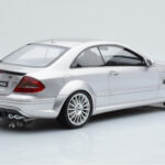 Mercedes CLK63 AMG C209 Coupe Srebrn Otto 1:18 - image 2 of 6