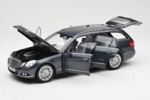 Mercedes E-Class S212 T-Model Tenorit Siv Metallic Minichamps 1:18 B66962447 Kovina – slika 2 od 8