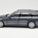 Mercedes E-Class S212 T-Model Tenorit Siv Metallic Minichamps 1:18 - image 4 of 8