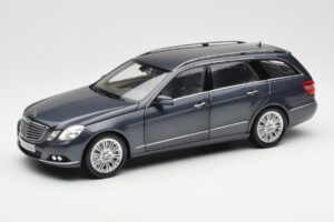 Mercedes E-Class S212 T-Model Tenorit Siv Metallic Minichamps 1:18