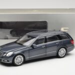 Mercedes E-Class S212 T-Model Tenorit Siv Metallic Minichamps 1:18 - image 8 of 8