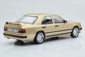 Mercedes E-Class W124 Tuning Bež MCG 1:18 MCG18342 Kovina – slika 2 od 6