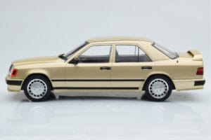 Mercedes E-Class W124 Tuning Bež MCG 1:18 MCG18342 Kovina – slika 3 od 6