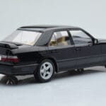 Mercedes E-Class W124 Tuning Črn MCG 1:18 - image 2 of 6