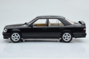 Mercedes E-Class W124 Tuning Črn MCG 1:18 MCG18341 Kovina – slika 3 od 6