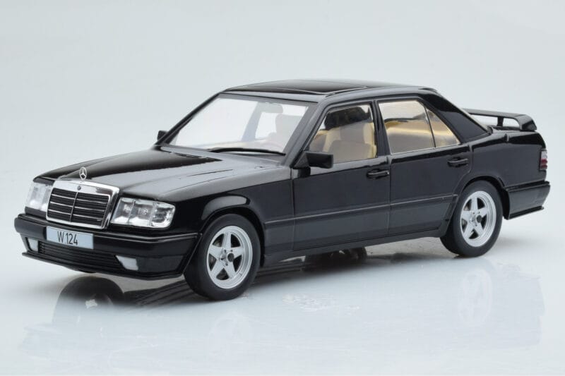 Mercedes E-Class W124 Tuning Črn MCG 1:18