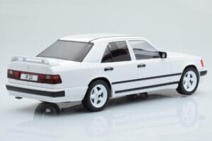 Mercedes E-Class W124 Tuning Bel MCG 1:18 MCG18343 Kovina – slika 2 od 6