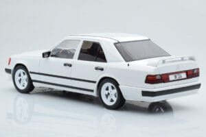 Mercedes E-Class W124 Tuning Bel MCG 1:18 MCG18343 Kovina – slika 5 od 6