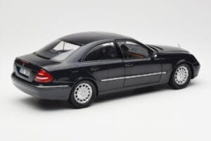 Mercedes E-Class W211 Moder Metallic Kyosho 1:18 B66962147 Kovina – slika 3 od 8