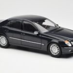 Mercedes E-Class W211 Moder Metallic Kyosho 1:18 - image 6 of 8