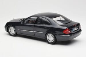 Mercedes E-Class W211 Moder Metallic Kyosho 1:18 B66962147 Kovina – slika 7 od 8