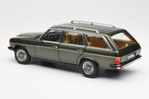 Mercedes 230T W123 T-Model Zelena Metalik Norev 1:18 183730 Kovina – slika 7 od 8